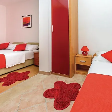 Gorgeous Home In Trsteno Hotel