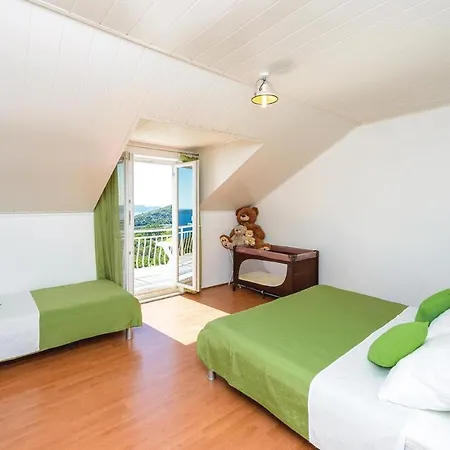 Gorgeous In Hotel 4*