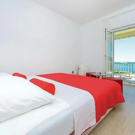 Hotel Gorgeous In 4*